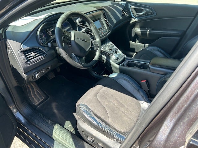 2015 Chrysler 200 S